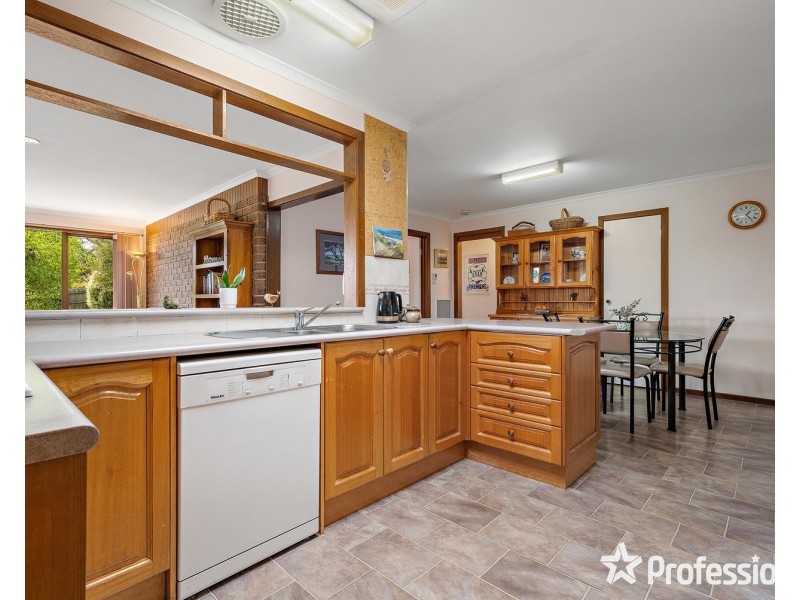 5 Penalga Road, Mooroolbark VIC 3138