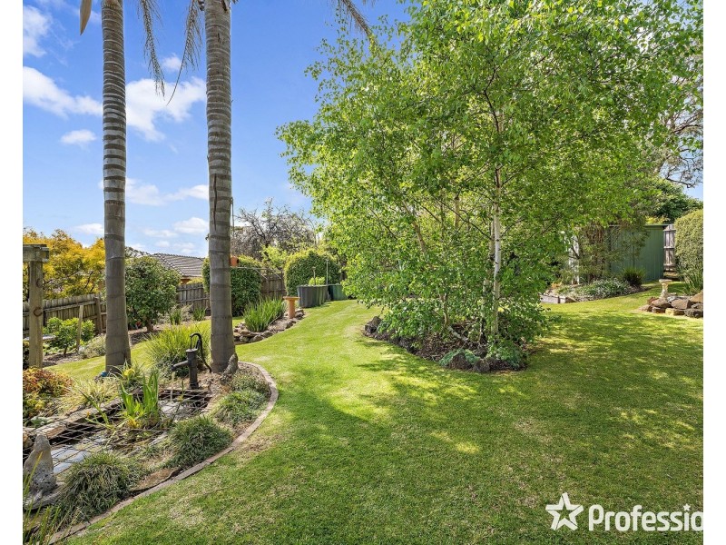 5 Penalga Road, Mooroolbark VIC 3138