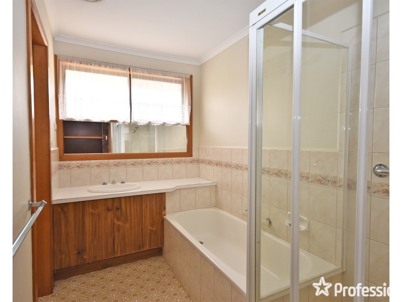 2/104 Sherlock Road, Mooroolbark VIC 3138