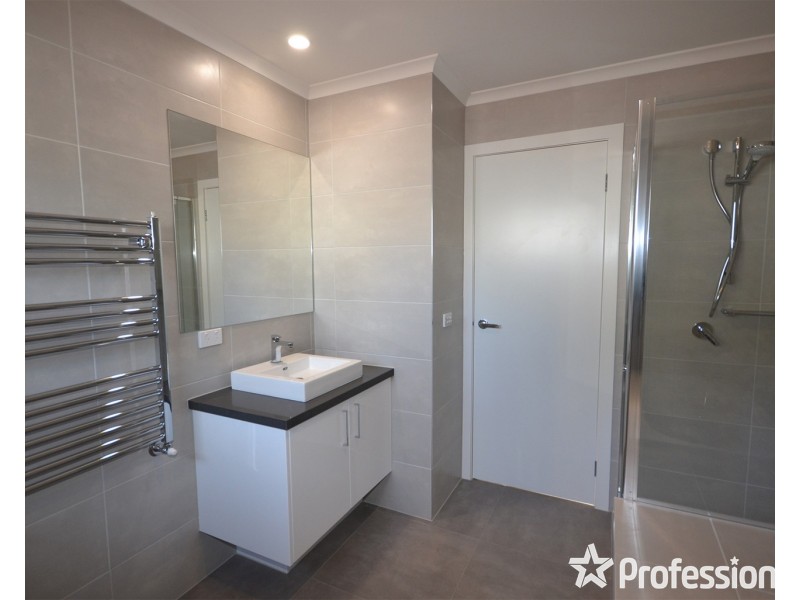 18 Derby Road, Kilsyth VIC 3137