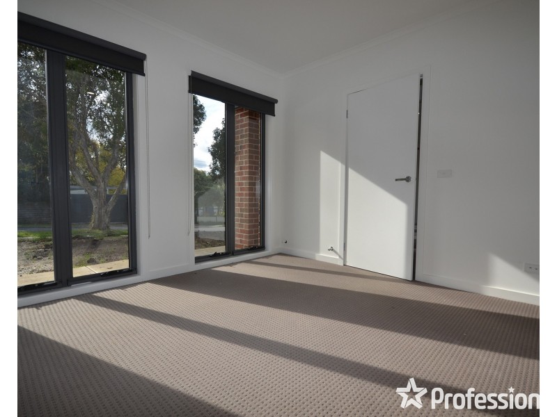 18 Derby Road, Kilsyth VIC 3137