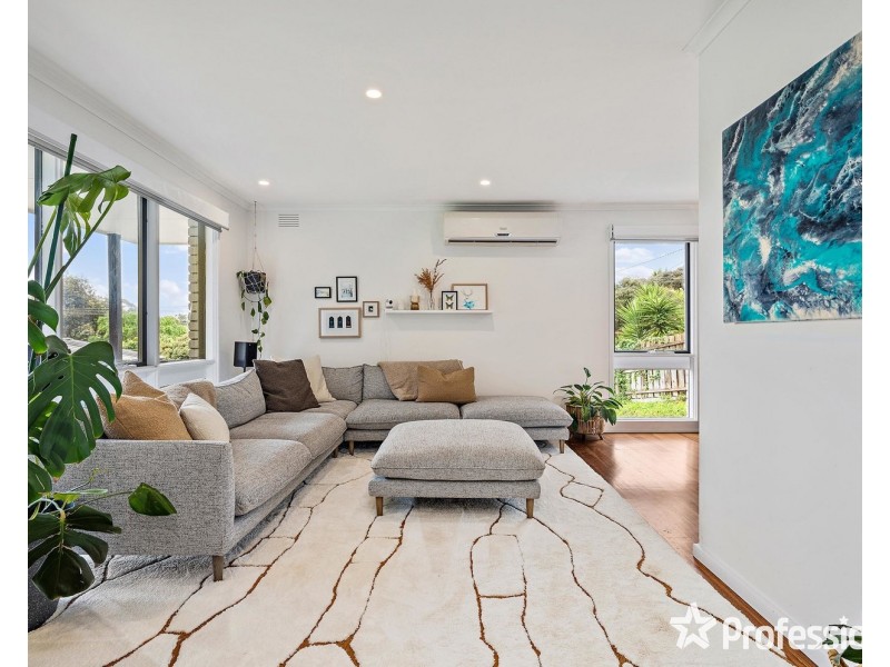 10 Meadowlark Lane, Mooroolbark VIC 3138