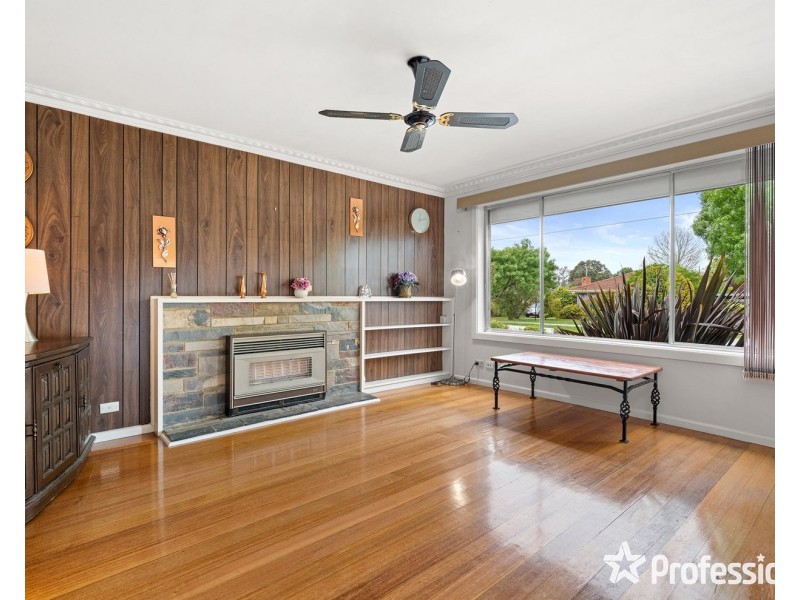 36 Hillview Drive, Kilsyth VIC 3137