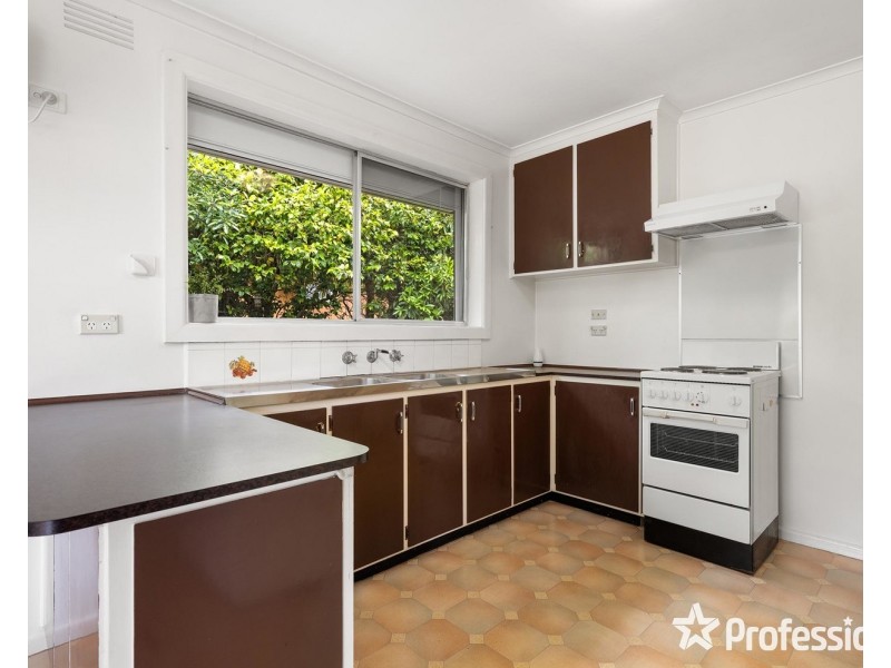 36 Hillview Drive, Kilsyth VIC 3137