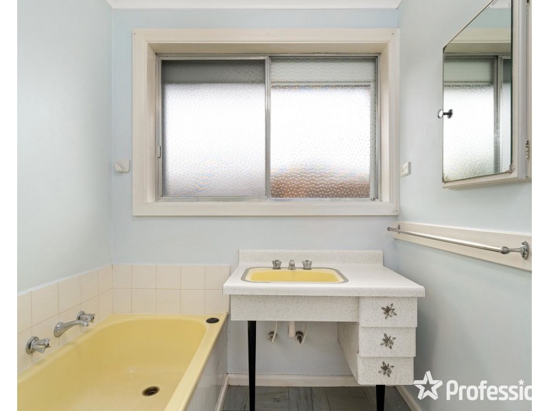 36 Hillview Drive, Kilsyth VIC 3137