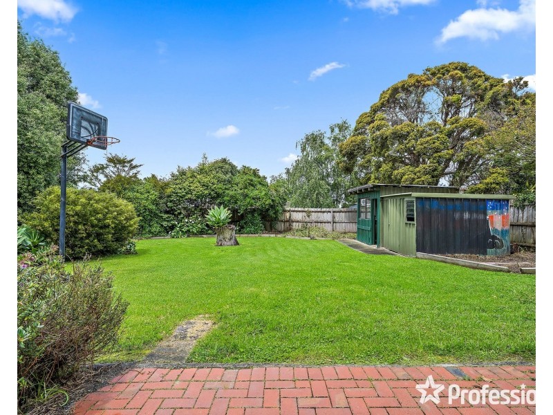 10 Highpoint Avenue, Mooroolbark VIC 3138