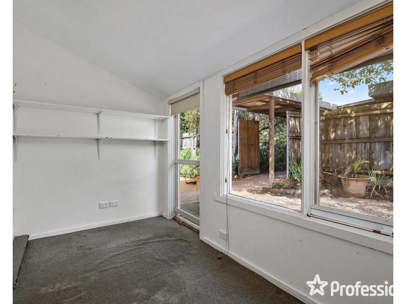 12 Highpoint Avenue, Mooroolbark VIC 3138