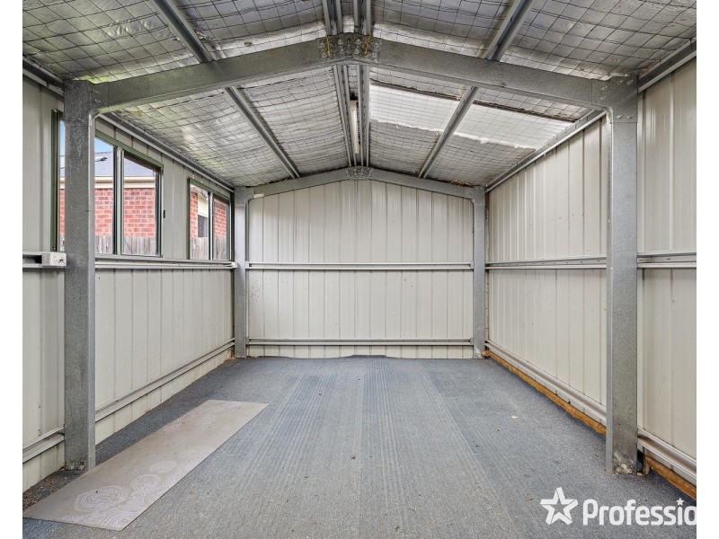 12 Highpoint Avenue, Mooroolbark VIC 3138