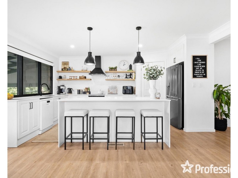 6 Olinda Road, Mount Evelyn VIC 3796