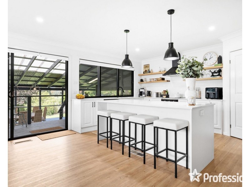 6 Olinda Road, Mount Evelyn VIC 3796