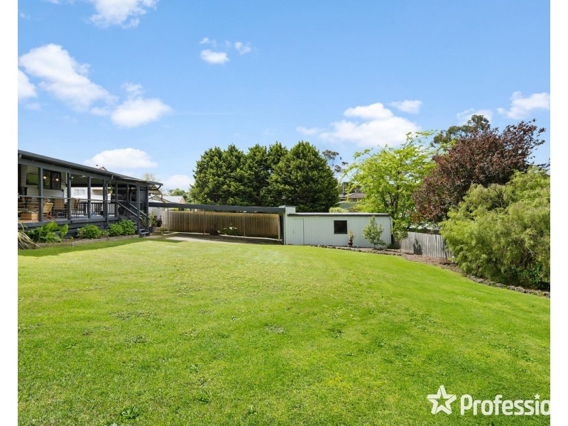 6 Olinda Road, Mount Evelyn VIC 3796