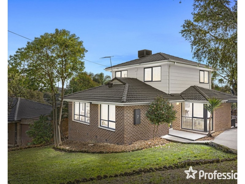 7 Parry Drive, Mooroolbark VIC 3138