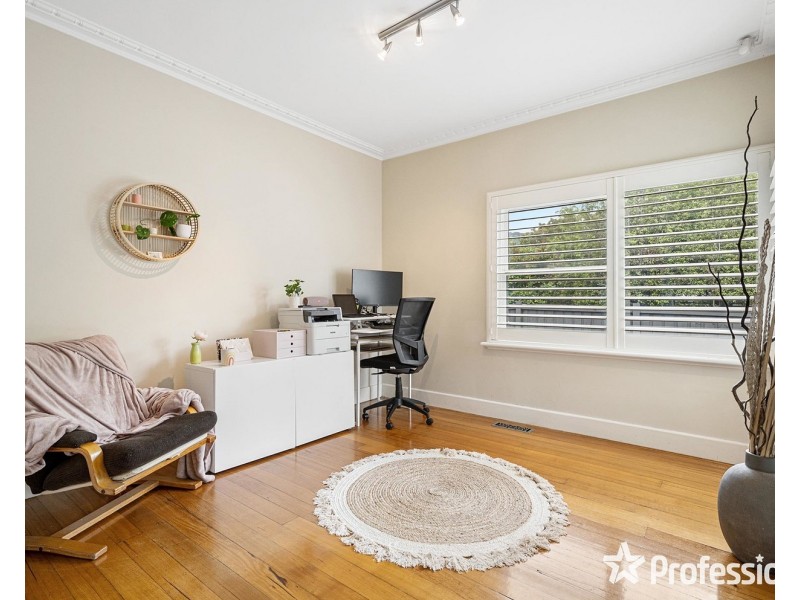 8 Belfast Road, Montrose VIC 3765