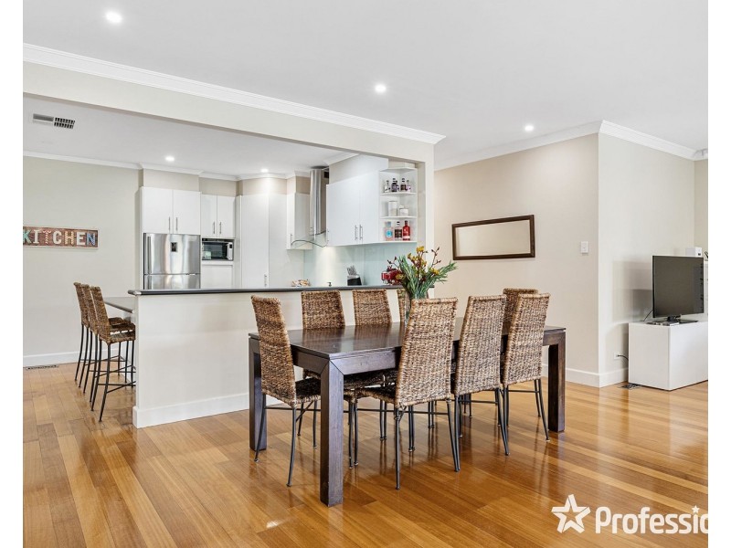 8 Belfast Road, Montrose VIC 3765