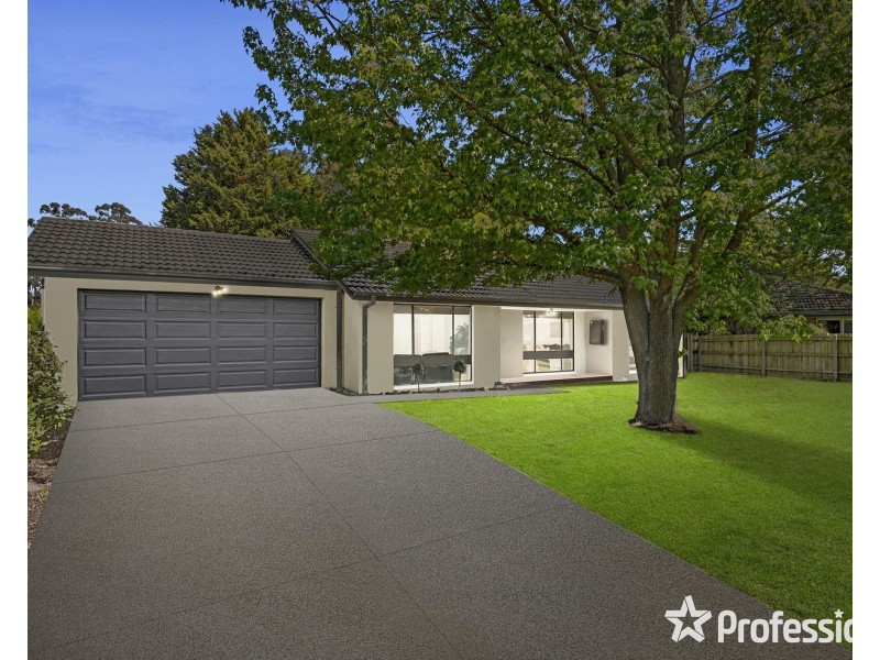 14 Lancaster Road, Mooroolbark VIC 3138