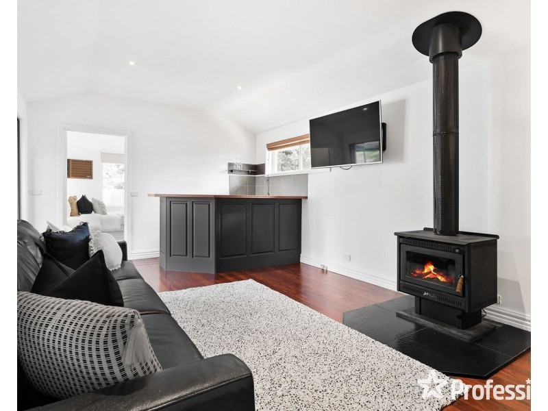 14 Lancaster Road, Mooroolbark VIC 3138