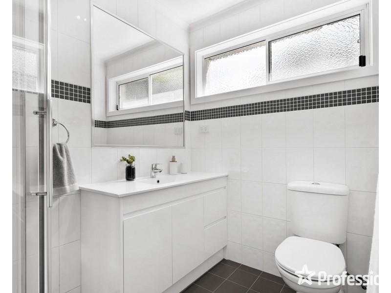 14 Lancaster Road, Mooroolbark VIC 3138