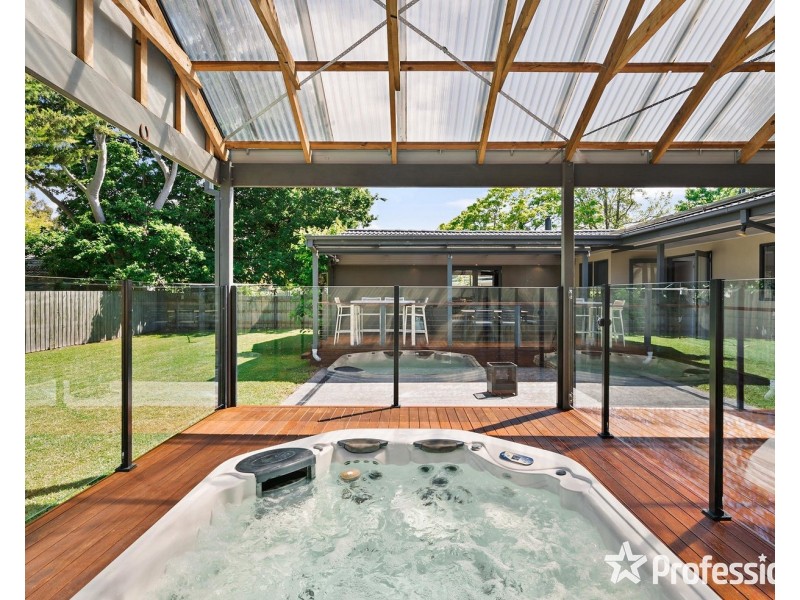 14 Lancaster Road, Mooroolbark VIC 3138