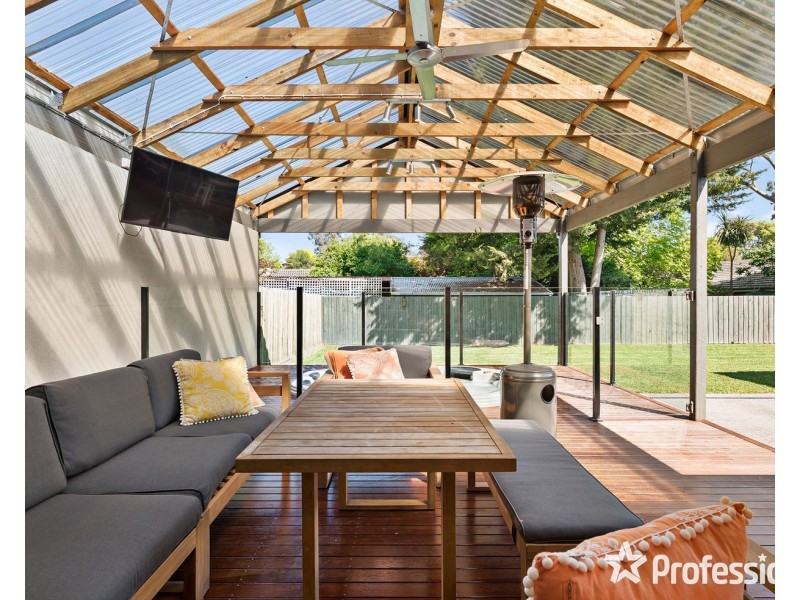 14 Lancaster Road, Mooroolbark VIC 3138