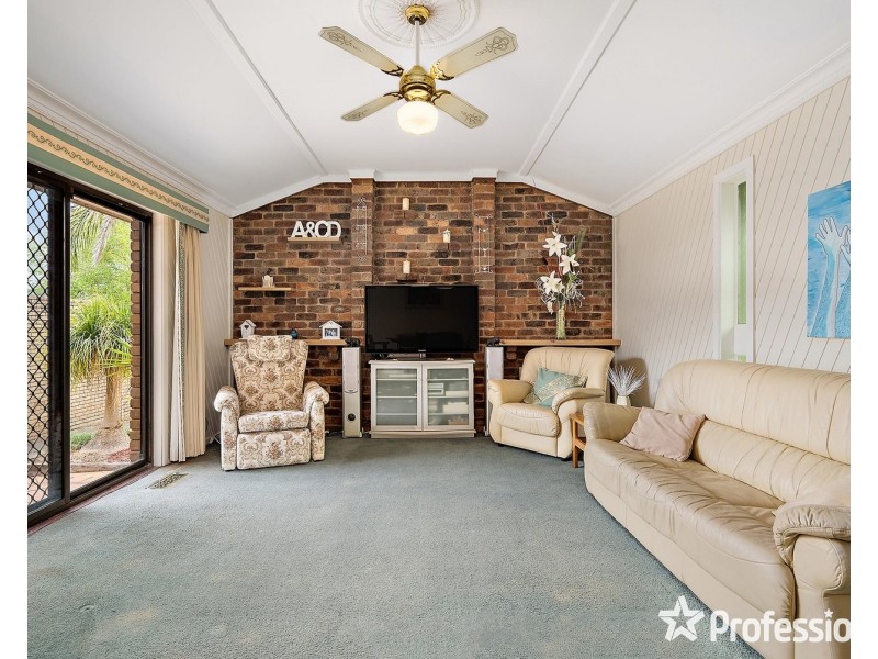 46 Bimbadeen Drive, Mooroolbark VIC 3138