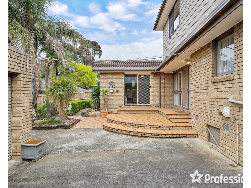 46 Bimbadeen Drive, Mooroolbark VIC 3138
