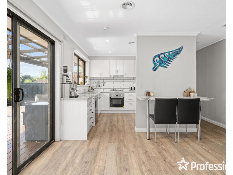 94 Bellara Drive, Mooroolbark VIC 3138