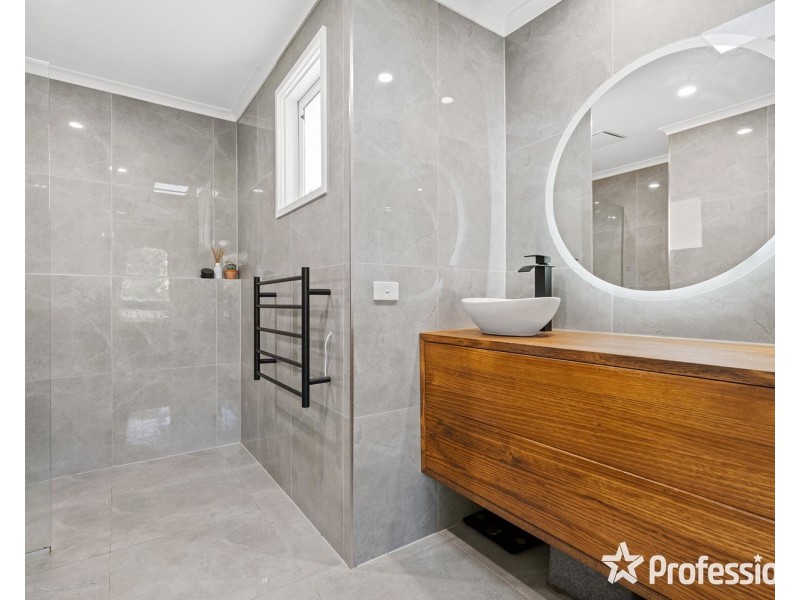 94 Bellara Drive, Mooroolbark VIC 3138