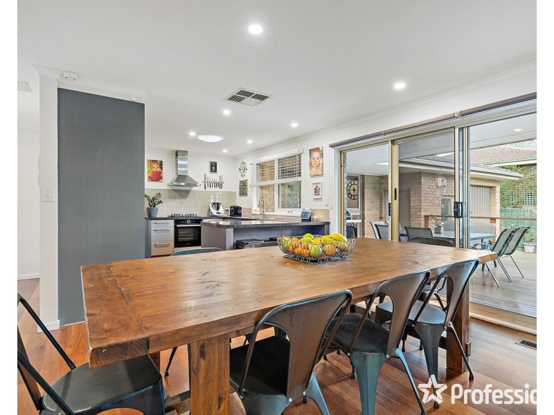 14 Old Kent Road, Mooroolbark VIC 3138