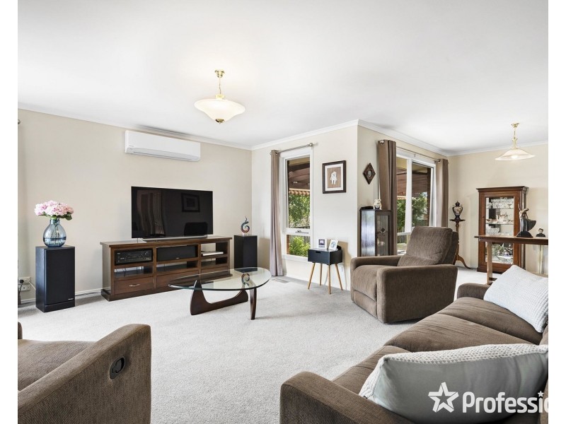 5 Tony Place, Mooroolbark VIC 3138