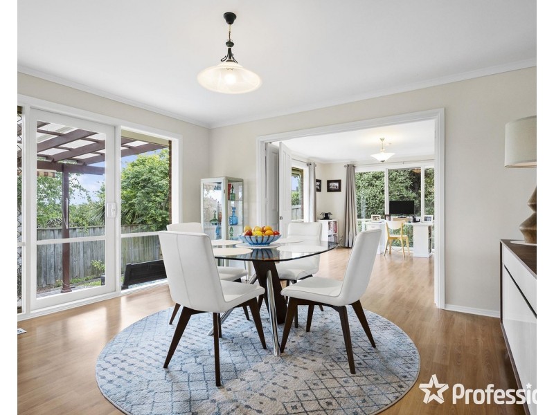 5 Tony Place, Mooroolbark VIC 3138