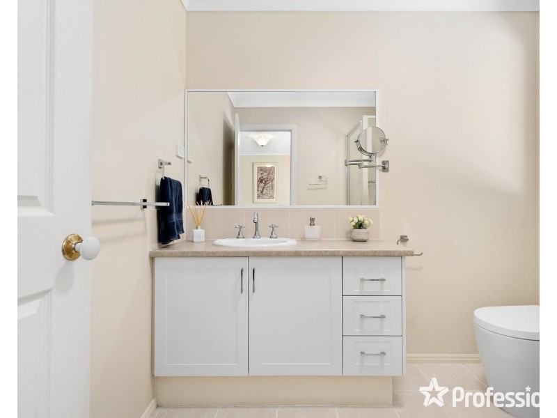 5 Tony Place, Mooroolbark VIC 3138