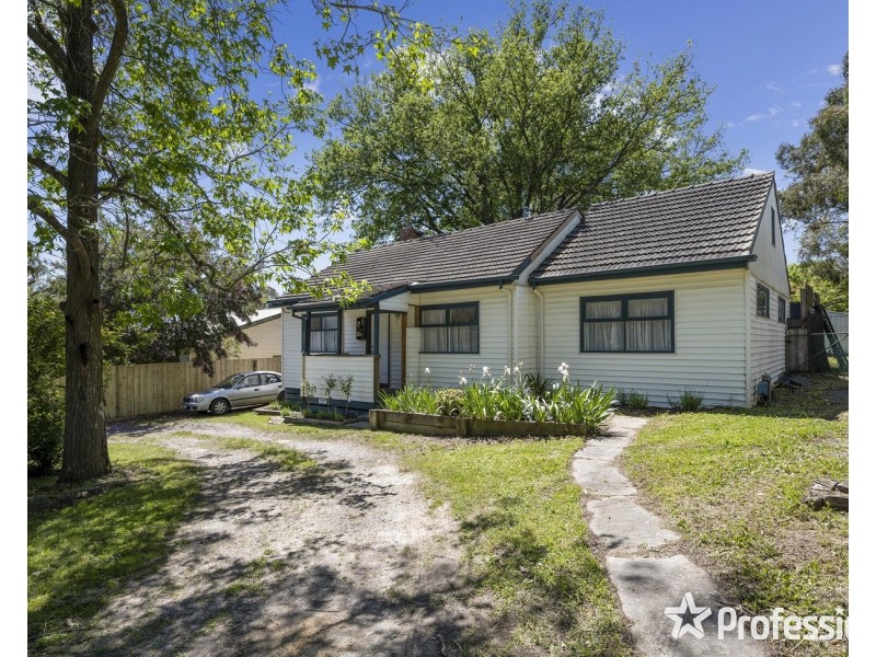 12 Allendale Road, Croydon VIC 3136