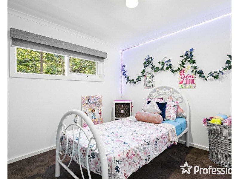 8 Central Avenue, Mooroolbark VIC 3138