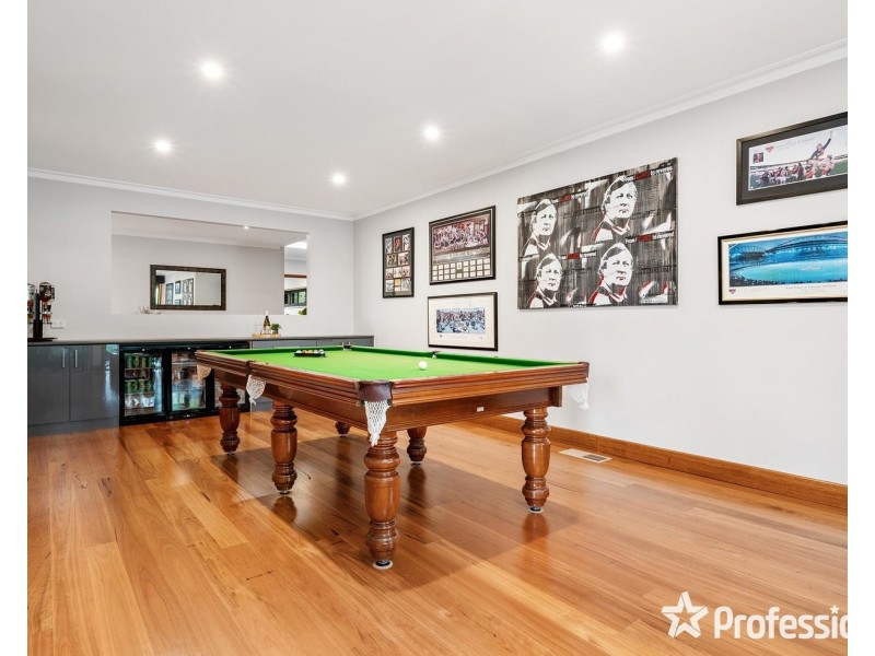 4 Pine Road, Mooroolbark VIC 3138