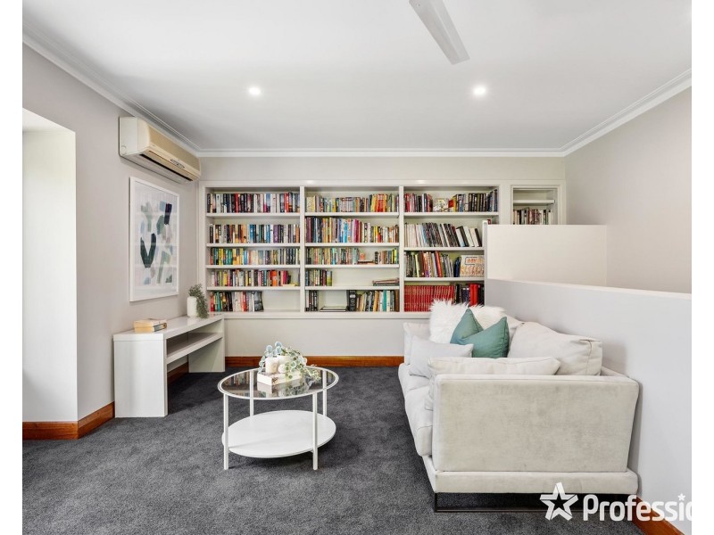 4 Pine Road, Mooroolbark VIC 3138