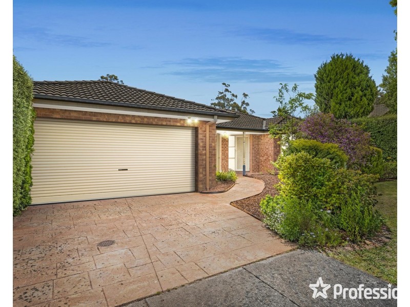 8 Whernside Court, Mooroolbark VIC 3138