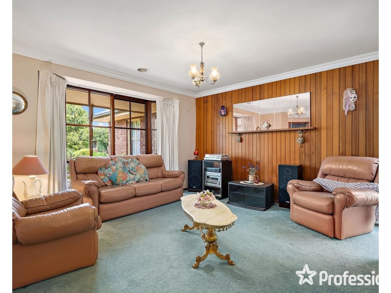 8 Whernside Court, Mooroolbark VIC 3138