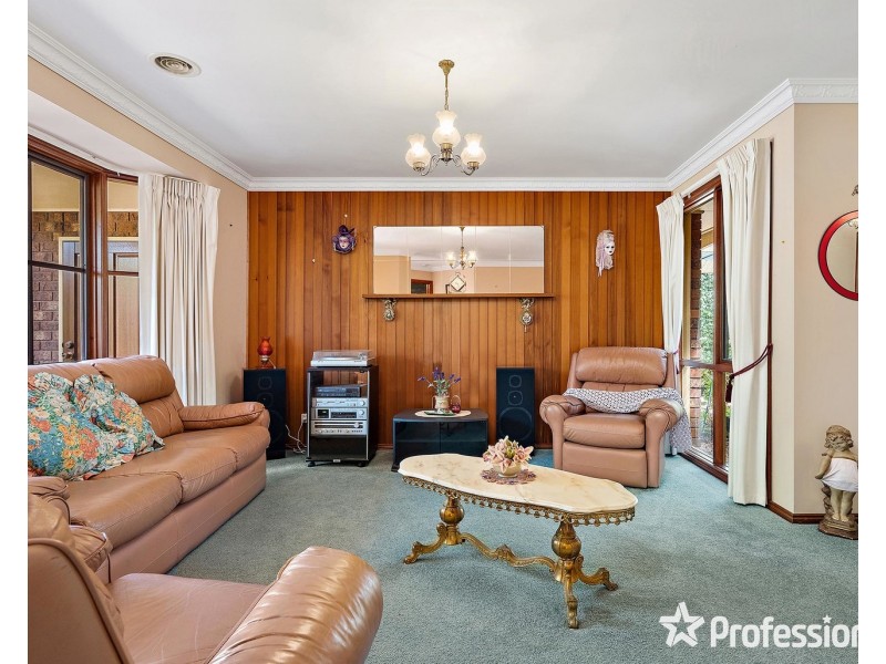 8 Whernside Court, Mooroolbark VIC 3138