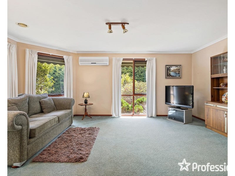 8 Whernside Court, Mooroolbark VIC 3138