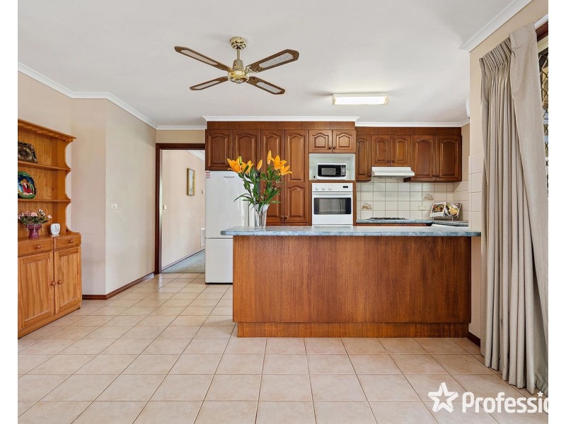 8 Whernside Court, Mooroolbark VIC 3138