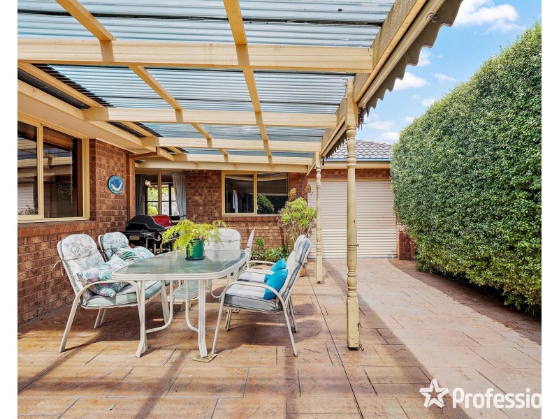 8 Whernside Court, Mooroolbark VIC 3138