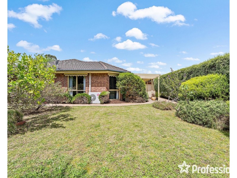 8 Whernside Court, Mooroolbark VIC 3138
