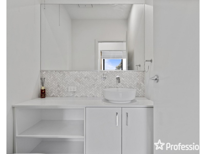 10 Anastasia Close, Mooroolbark VIC 3138