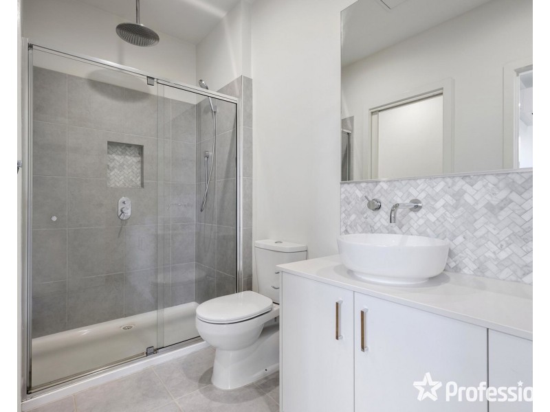 10 Anastasia Close, Mooroolbark VIC 3138