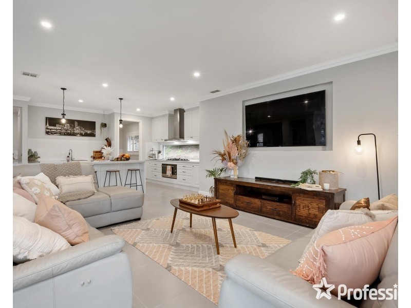 90 Stradbroke Road, Montrose VIC 3765