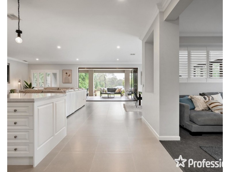 90 Stradbroke Road, Montrose VIC 3765