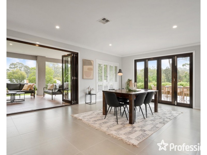 90 Stradbroke Road, Montrose VIC 3765