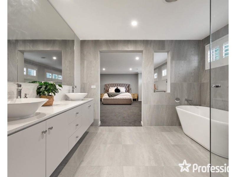 90 Stradbroke Road, Montrose VIC 3765