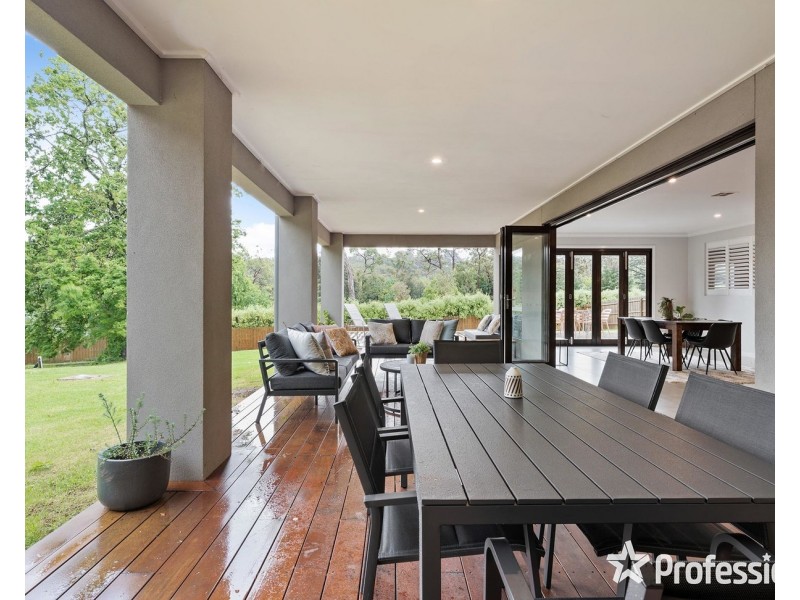 90 Stradbroke Road, Montrose VIC 3765