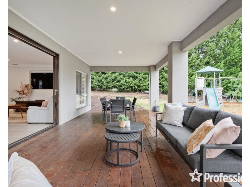 90 Stradbroke Road, Montrose VIC 3765